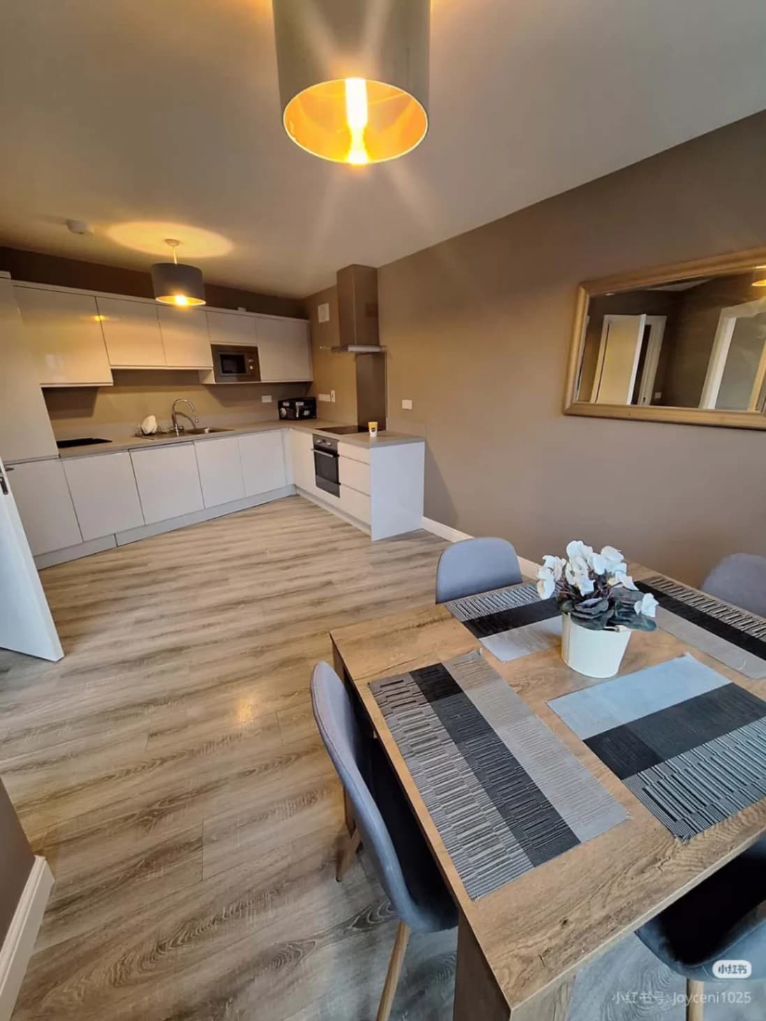 Main property photo
